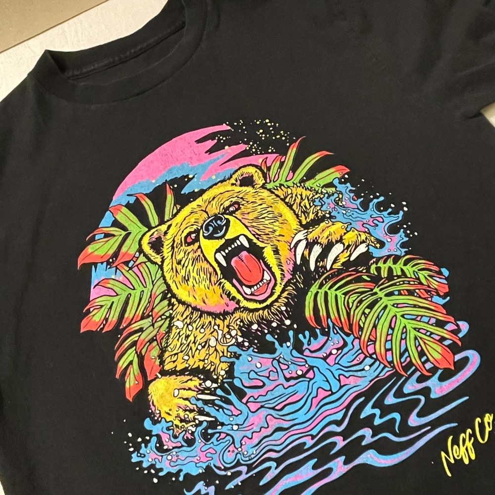 Neff Medium Grizzly Bear Graphic Tee Black Neon Tropical Skate Shirt Mens